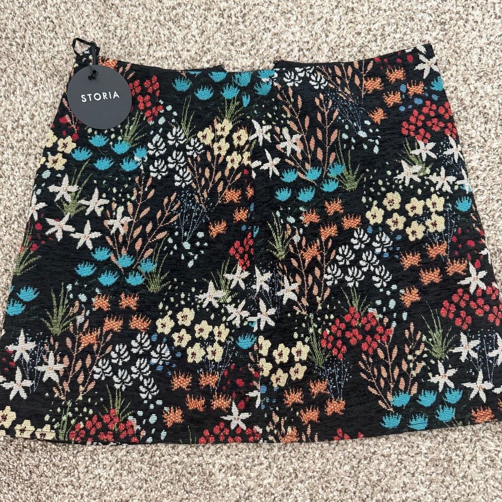 Storia floral accent skirt